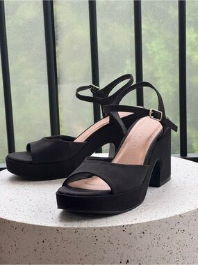 Chinese Laundry Black Platform Block Heel Sandals with Ankle Strap